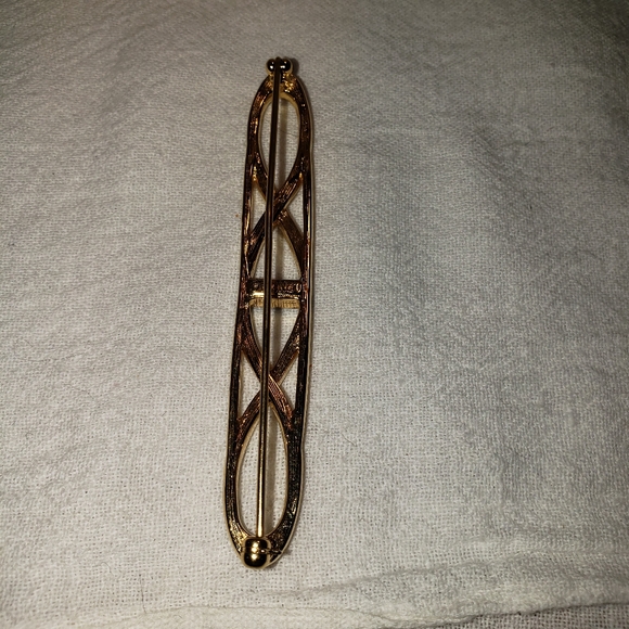 Beautiful Vintage Monet Braided Goldtone Pin with Blue Rhinestone - Picture 4 of 7